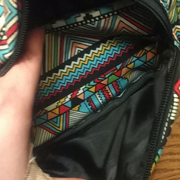 B. Fresh beltpack - Picture 3 of 3